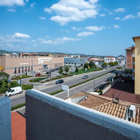 Con Garage Vicino Al Centro Διαμέρισμα