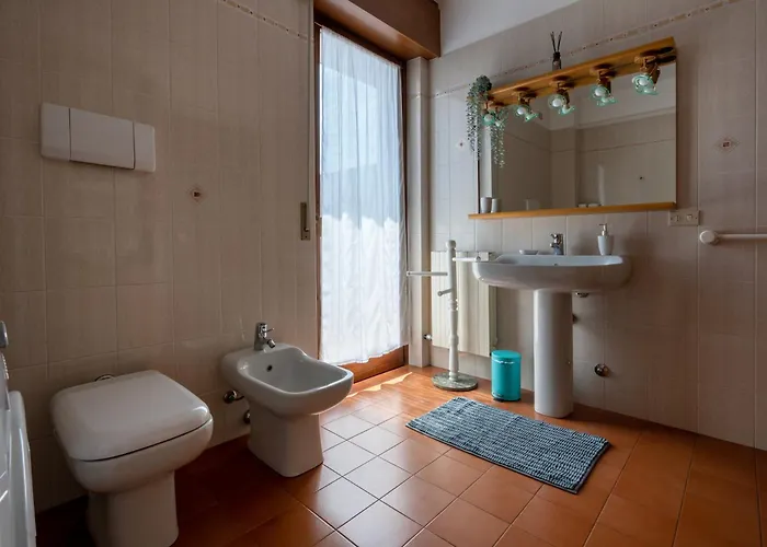 Con Garage Vicino Al Centro فيرونا