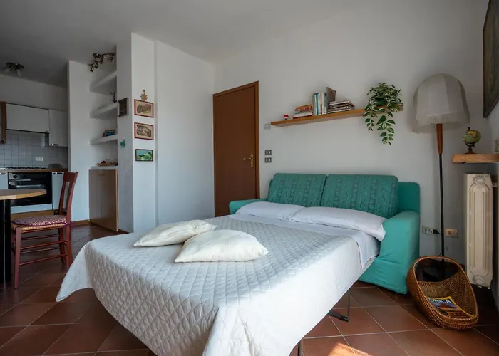 Con Garage Vicino Al Centro فيرونا