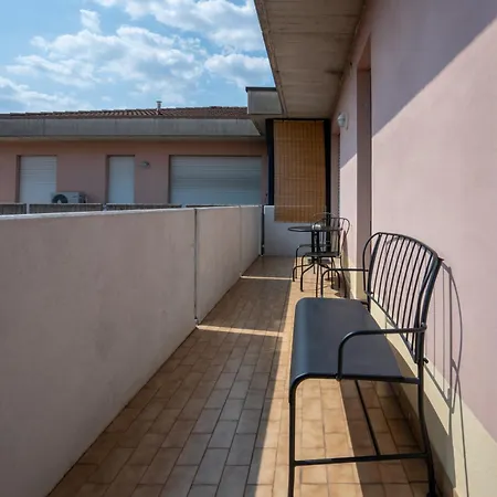 Con Garage Vicino Al Centro Apartamento *